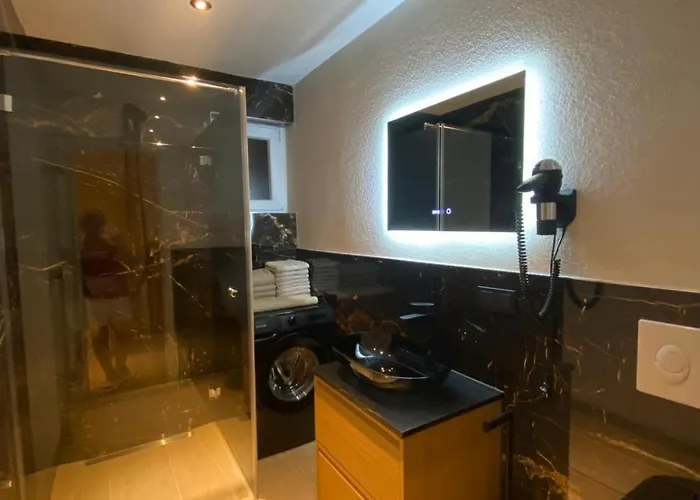 Sunset-vodice Βόντιτσε